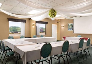 Days Inn by Wyndham Ste Helene de Bagot