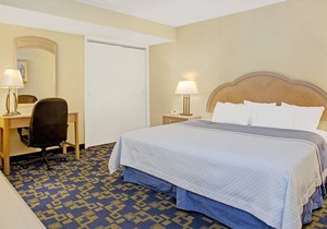 Days Inn by Wyndham East Windsor/Hightstown