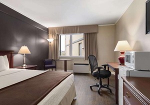 Days Inn by Wyndham Brockville
