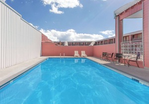 Days Inn by Wyndham Burns