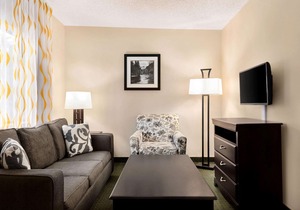 Days Inn by Wyndham Cortez
