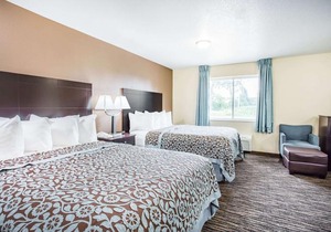 Days Inn by Wyndham Evansdale Waterloo