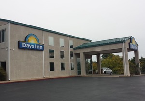 Days Inn by Wyndham Harrison