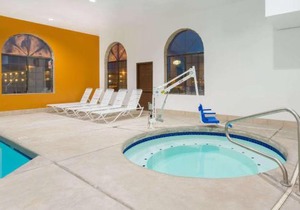 Days Inn by Wyndham Holbrook