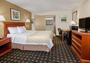 Days Inn by Wyndham Kent Akron