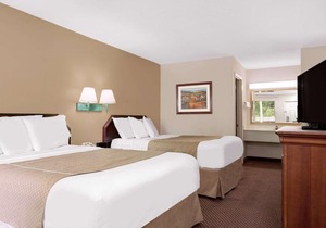 Days Inn by Wyndham Macon I 475