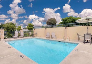 Days Inn by Wyndham Macon I 475