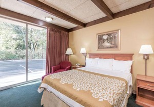 Days Inn by Wyndham Niles