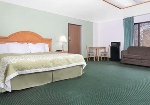 Days Inn by Wyndham St Cloud