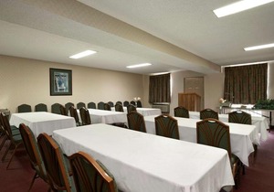 Days Inn by Wyndham Huntington
