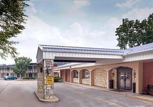 Days Inn by Wyndham Dubuque