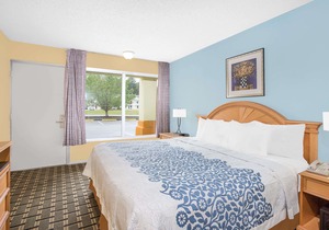 Days Inn by Wyndham Ruther Glen Kings Dominion Area
