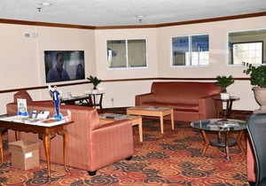 Days Inn & Suites by Wyndham Kaukauna WI