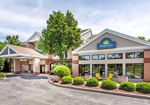 Days Inn & Suites by Wyndham Madison