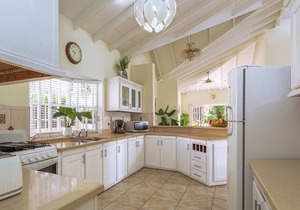 Decaj 5BR in Cap Estate by Personal Villas - Ideal for Groups or Family