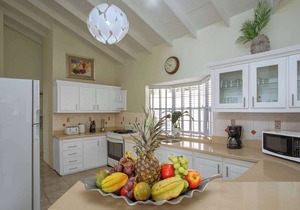 Decaj 5BR in Cap Estate by Personal Villas - Ideal for Groups or Family