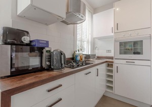 Decorated 2 Bedroom Flat in Brixton