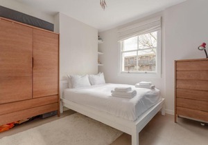 Decorated 2 Bedroom Flat in Brixton