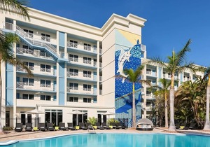 Delight In The Florida Sun! 3 Gorgeous Units In Sun Soaked Key West, Onsite Pool