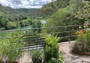 Delightful Riverside Apartment with River Views, The Lower