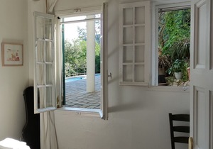 Delightful Riverside Apartment with River Views, The Lower