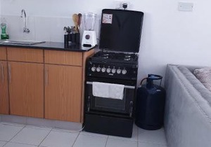 Delightful Studio,Racecourse Gardens Apt with pool