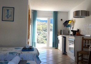 Delightful Studio 'Rubite' w/Mountain Views, sleeps 2, country holiday complex
