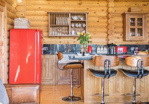 Deluxe and spacious lodge finished to the highest standard.