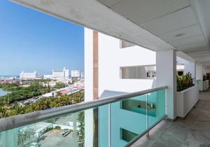 Deluxe ocean view with kitchenette at Hotel Ocean Dream Cancun