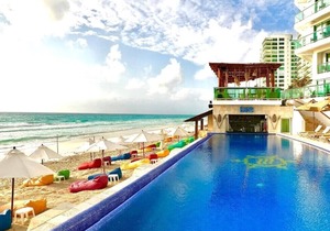 Deluxe ocean view with kitchenette at Hotel Ocean Dream Cancun
