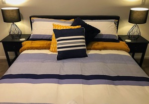 Deluxe Queen Private Room C1 | Private Bathroom - Flatbush Holiday Accommodation