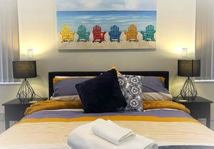 Deluxe Queen Private Room C2 | Private Bathroom - Flatbush Holiday Accommodation