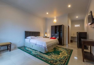 Deluxe Room only 10 Minutes Ride to Berawa Beach, Convenient Location