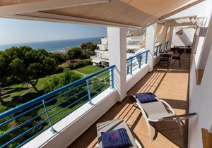 Deluxe Sea View Apartments