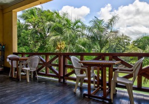 Deluxe Studio with Riverfront Location, WiFi, AC, & Pool