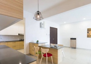 DELUXE SUITE Near STRAITS QUAY