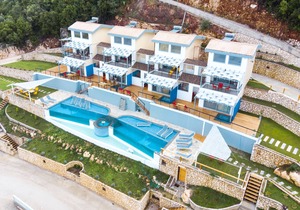 Deluxe suite with plunge pool