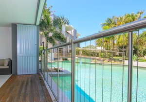 Deluxe Swim up - Drift North 7