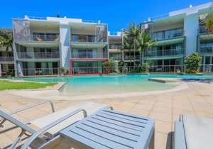 Deluxe Swim up - Drift North 3
