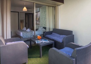 Deluxe Terrace 1C - One Bedroom Apartment, Sleeps 4