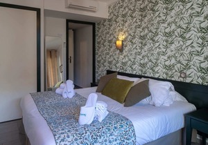 Deluxe Terrace 1C - One Bedroom Apartment, Sleeps 4