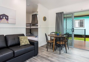 Deluxe Villa 2 BR - Fully self-contained, 1 Queen, 1 Sofa, 1 Bed
