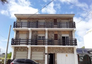Departamento PB 1 ambiente 3 personas a metros del mar