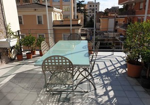DESIGN & HISTORY IN CENTRAL ROME