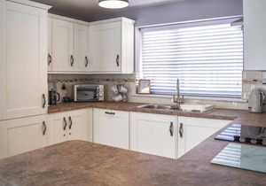 Designed specifically for coastal getaways, Sea Breeze has everything you need.