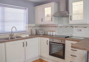 Designed specifically for coastal getaways, Sea Breeze has everything you need.