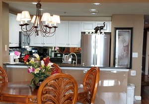 Designer decor, Direct View, Very clean and well maintaned. Sleeps 6.