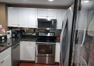 Designer decor, Direct View, Very clean and well maintaned. Sleeps 6.