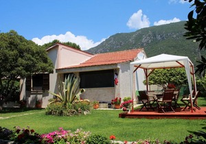 Detached holiday home at the sea, Wifi Skidi, Corfu
