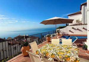 Detached holiday villa with spectacular sea views, large sun terrace, A/C, WIFI